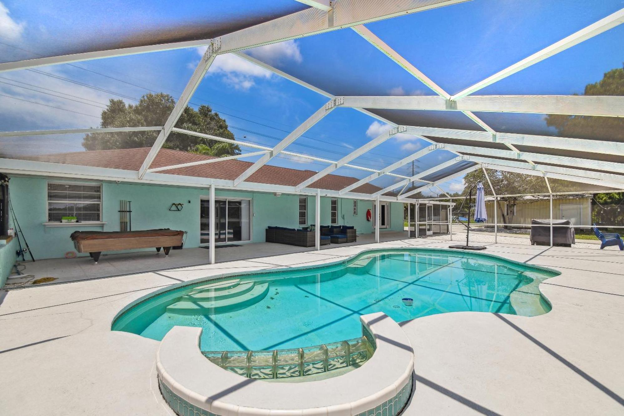 Lake House Westchase Area. Heated Pool Waterfront! Tampa Eksteriør billede