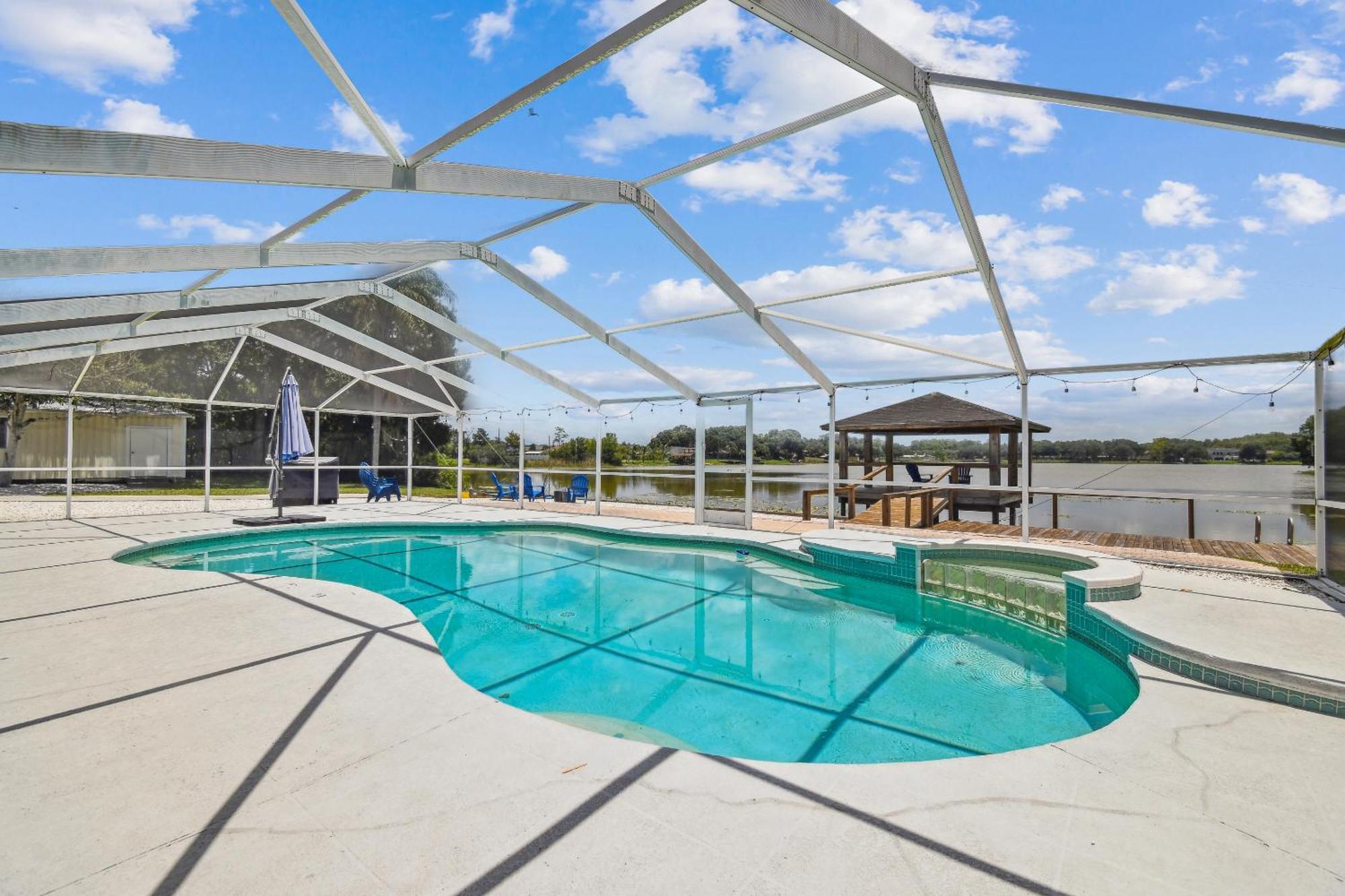Lake House Westchase Area. Heated Pool Waterfront! Tampa Eksteriør billede
