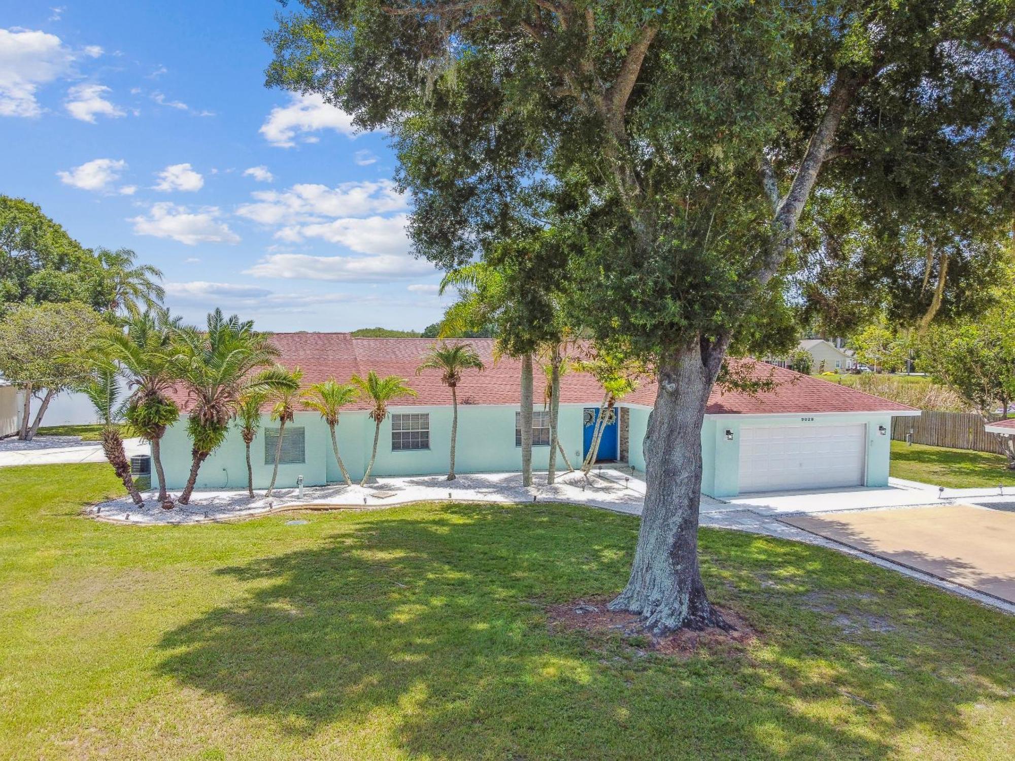 Lake House Westchase Area. Heated Pool Waterfront! Tampa Eksteriør billede