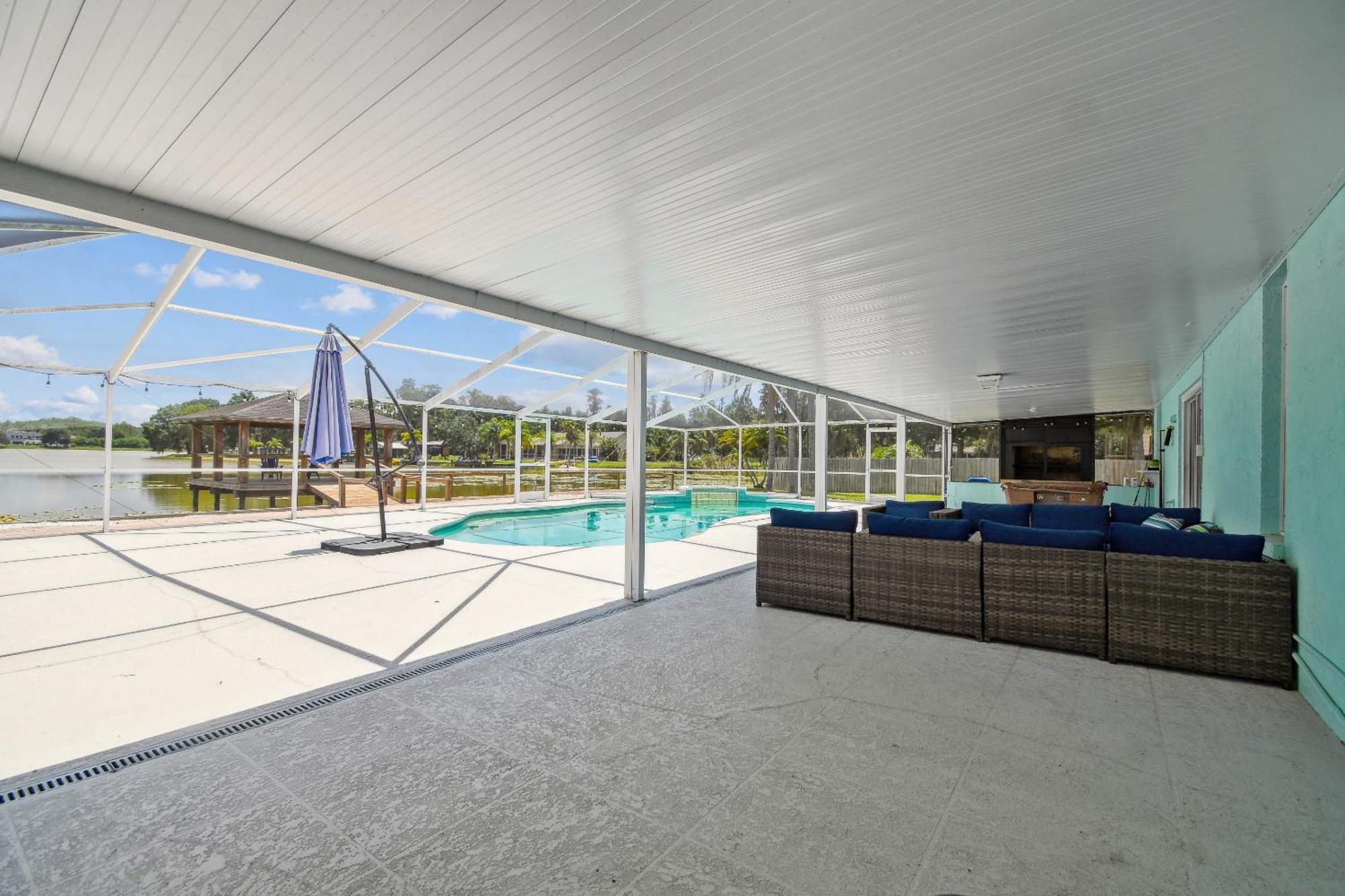 Lake House Westchase Area. Heated Pool Waterfront! Tampa Eksteriør billede
