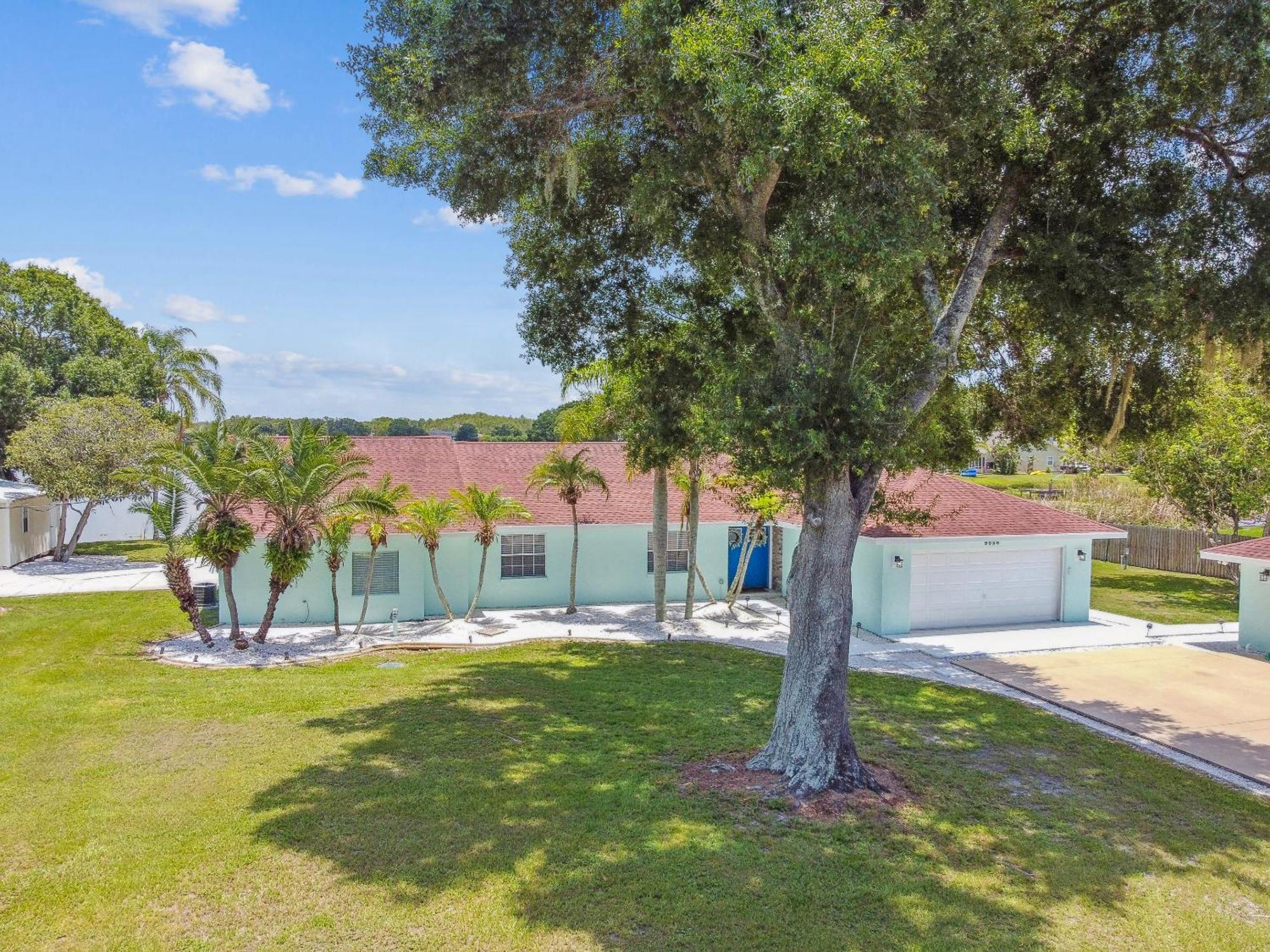 Lake House Westchase Area. Heated Pool Waterfront! Tampa Eksteriør billede