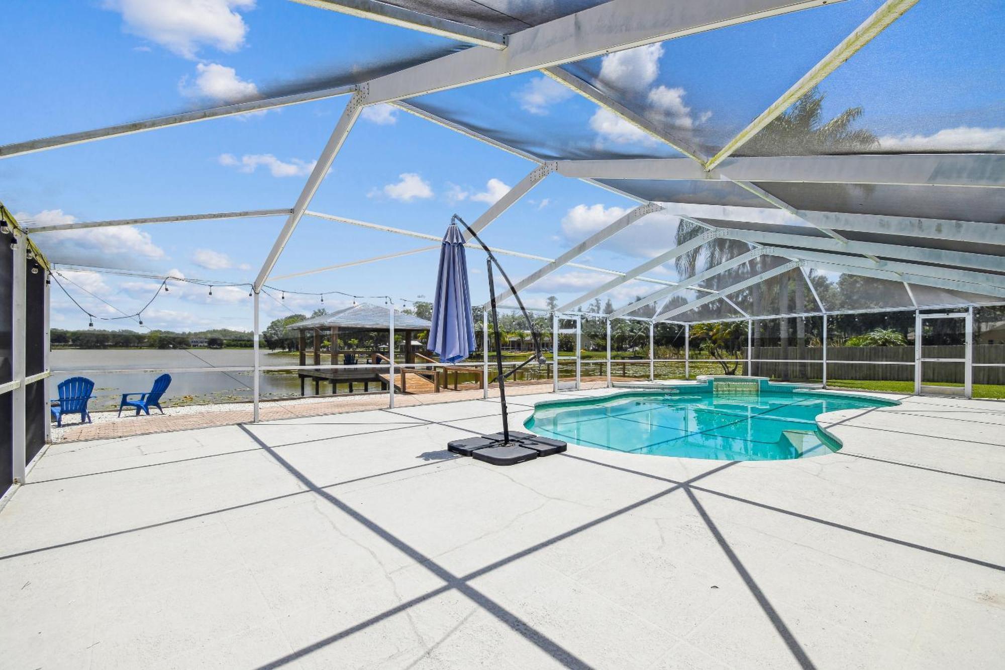 Lake House Westchase Area. Heated Pool Waterfront! Tampa Eksteriør billede