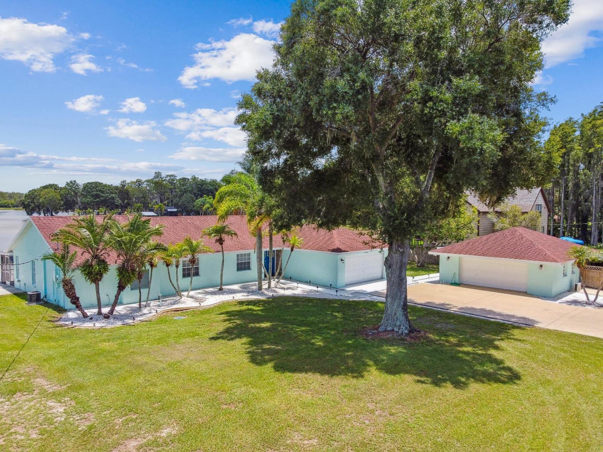Lake House Westchase Area. Heated Pool Waterfront! Tampa Eksteriør billede