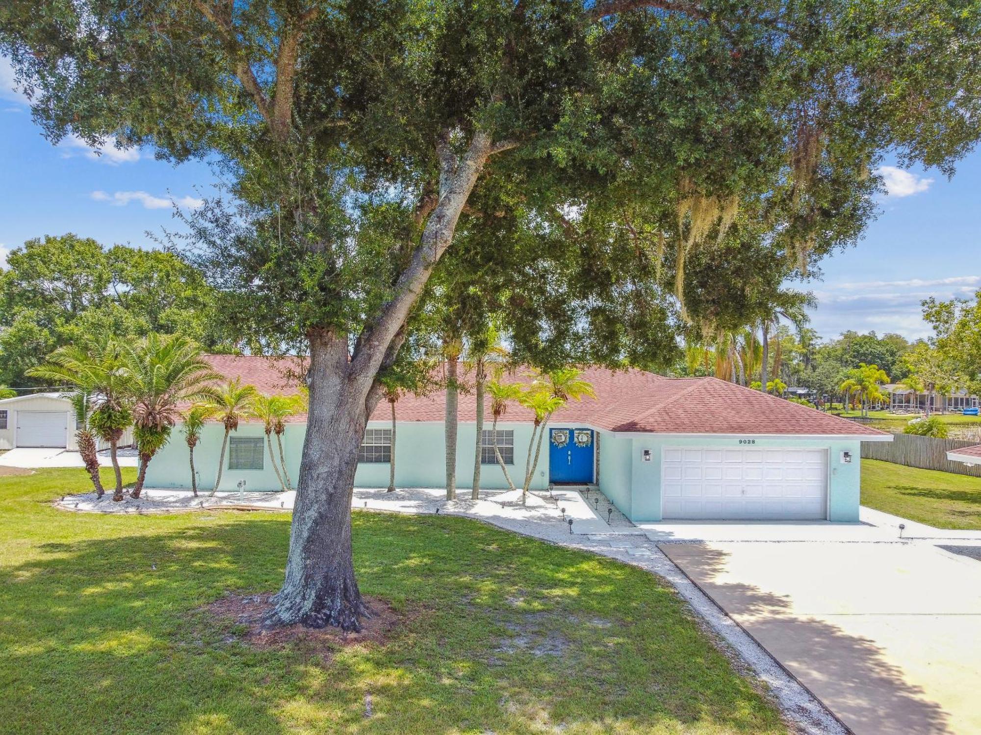 Lake House Westchase Area. Heated Pool Waterfront! Tampa Eksteriør billede