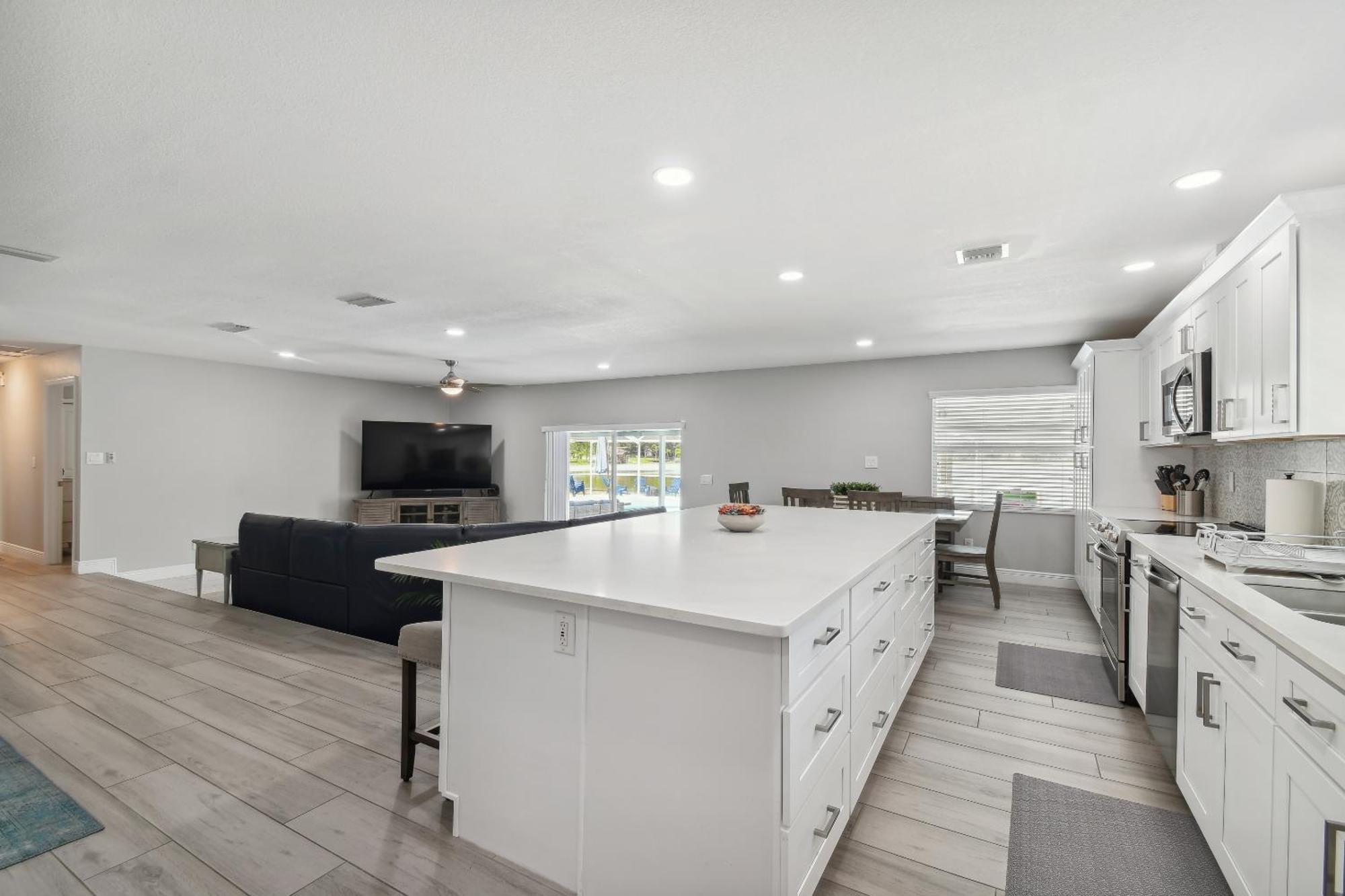 Lake House Westchase Area. Heated Pool Waterfront! Tampa Eksteriør billede
