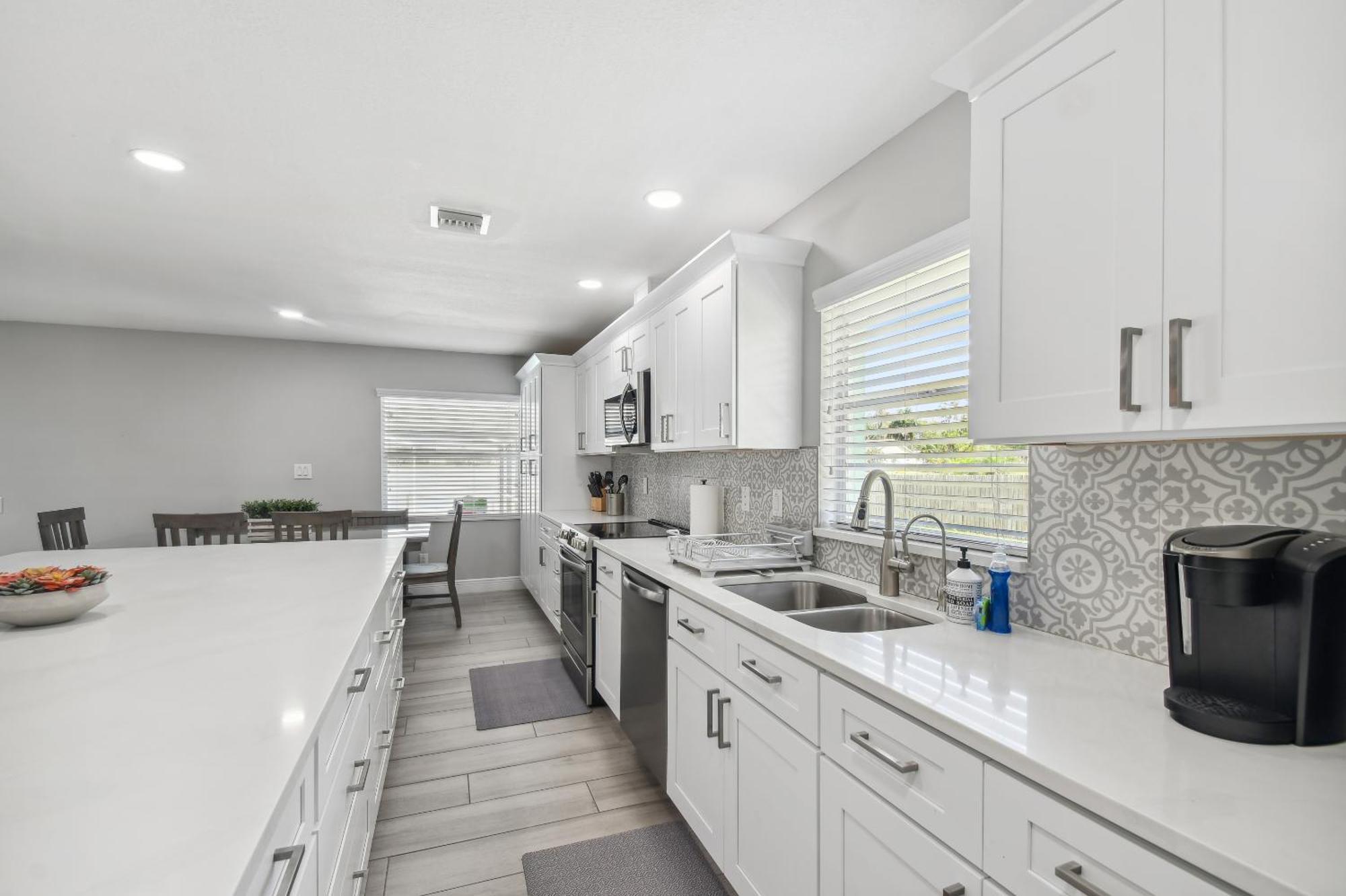Lake House Westchase Area. Heated Pool Waterfront! Tampa Eksteriør billede