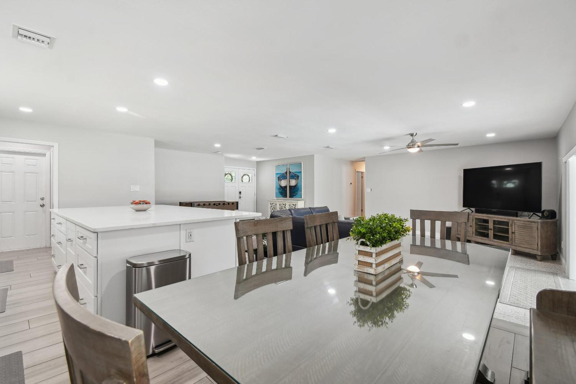 Lake House Westchase Area. Heated Pool Waterfront! Tampa Eksteriør billede
