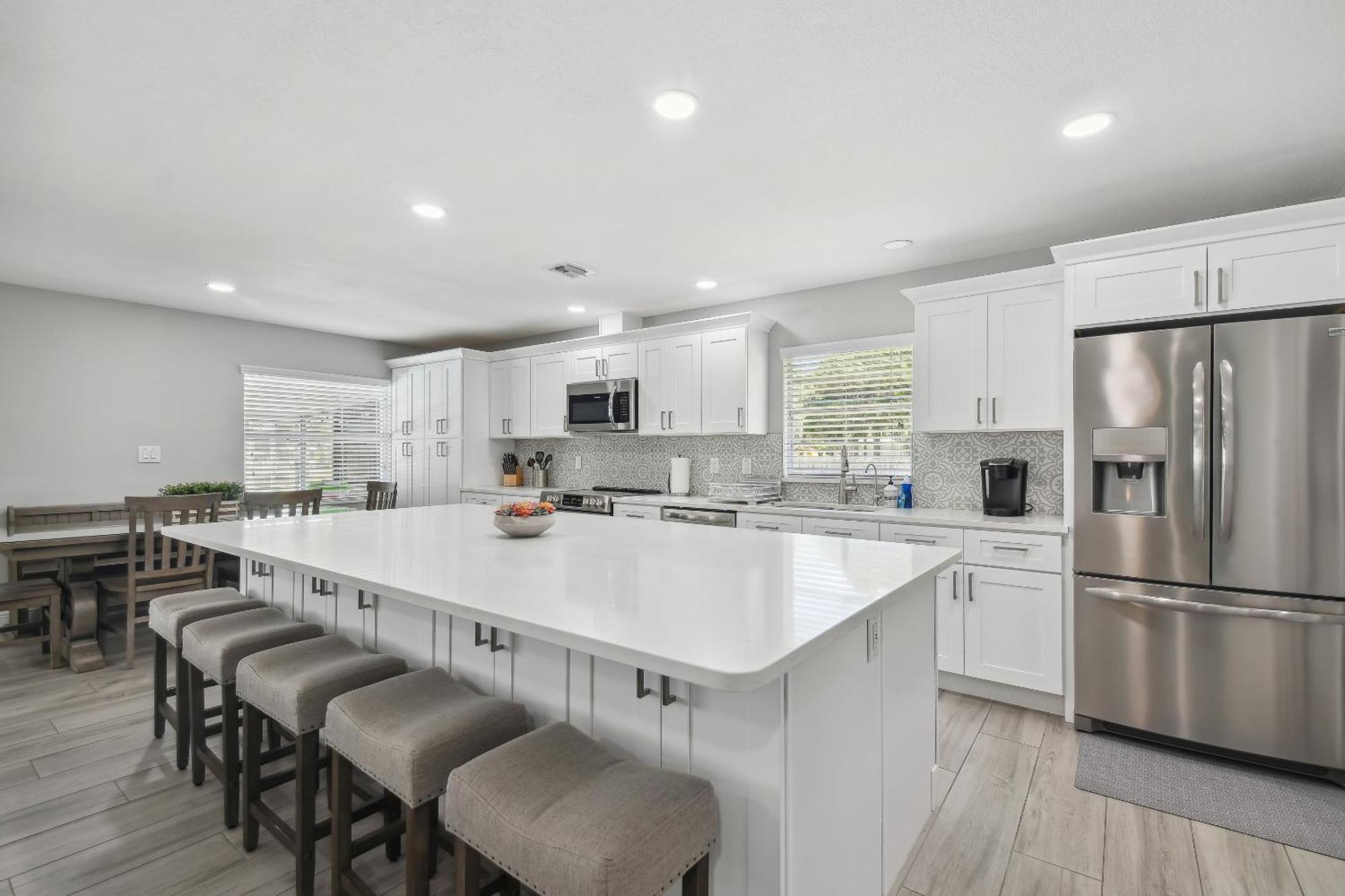 Lake House Westchase Area. Heated Pool Waterfront! Tampa Eksteriør billede