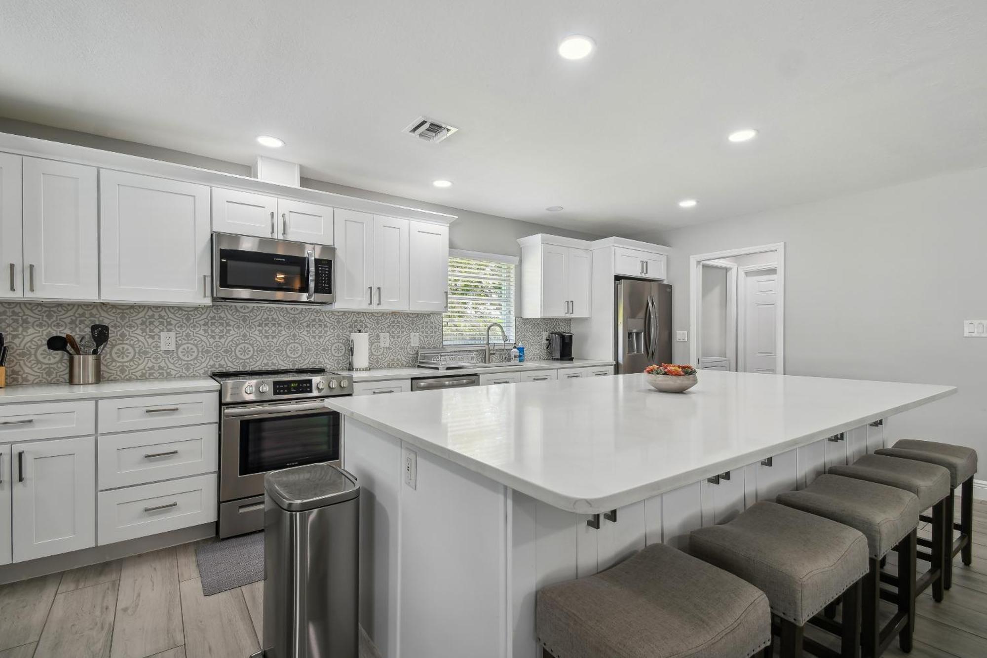 Lake House Westchase Area. Heated Pool Waterfront! Tampa Eksteriør billede